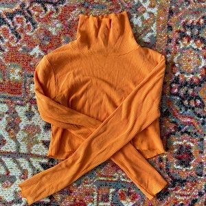 Wilfred Orange Crop Turtleneck